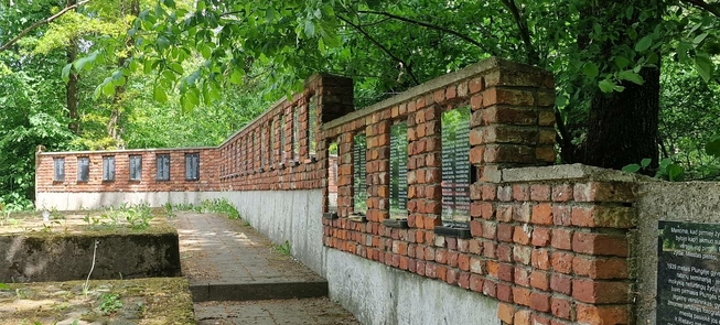 Memorial of victims of the Holocaust in Kaušėnai