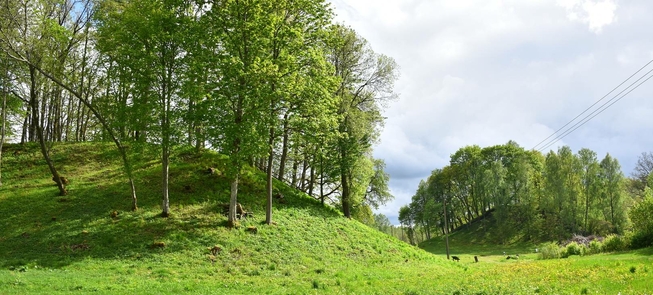 Nausodis, Varkaliai I and II mounds