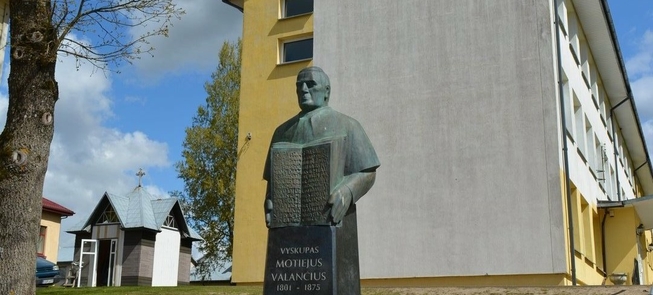 Monument to Bishop M. Valancius